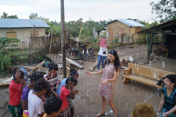 Rachel Grant visit the Aetas, Philppines