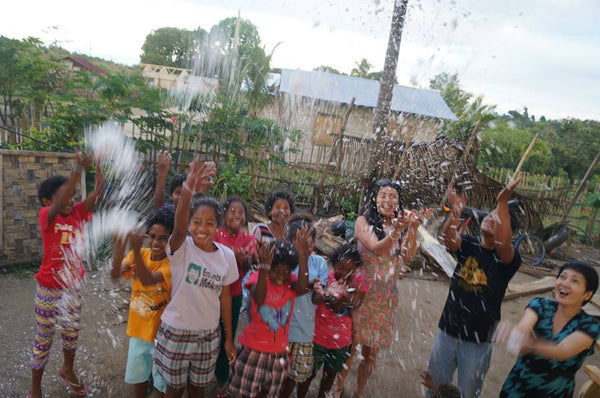 Aetas of the Philippines experience snow for the first time.